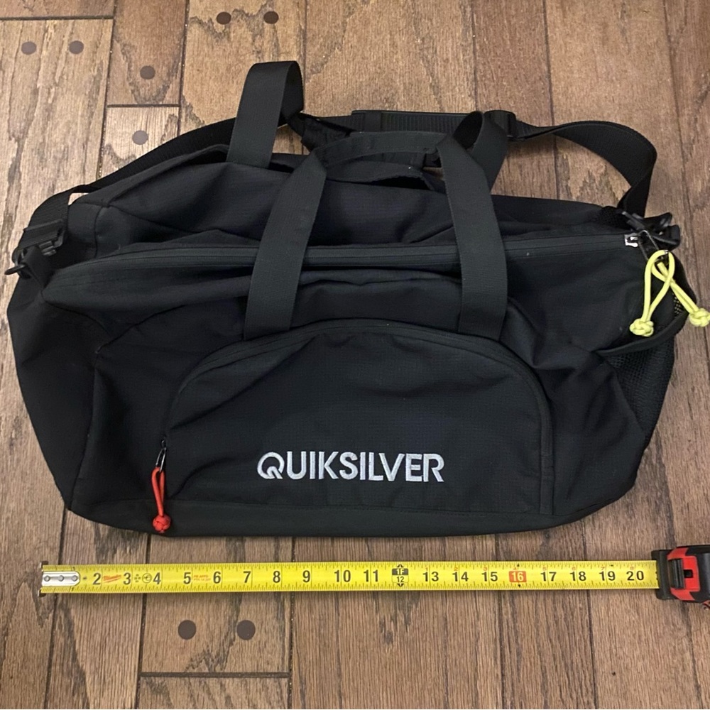 Black Quicksilver 20x10 Duffle Gym Bag